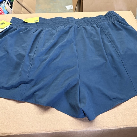 High-Rise Shorts - Picture 3 of 3